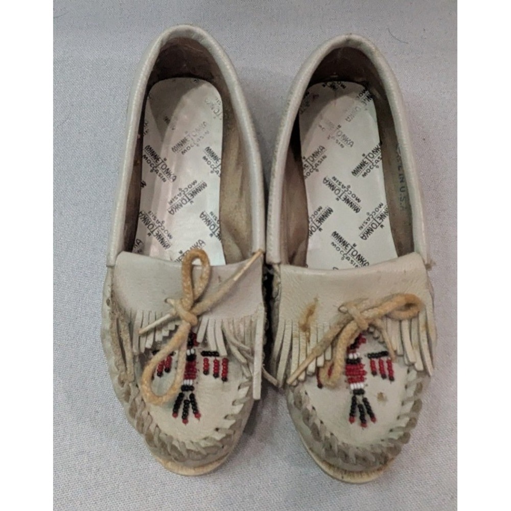 Minnetonka Thunderbird Moccasins Womens 5 White Fair Beaded Fringe USA Made